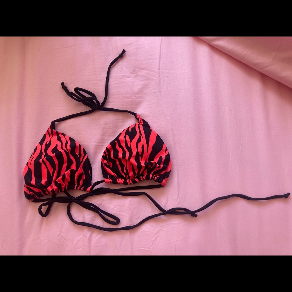 Bikini - Picture 2 of 6